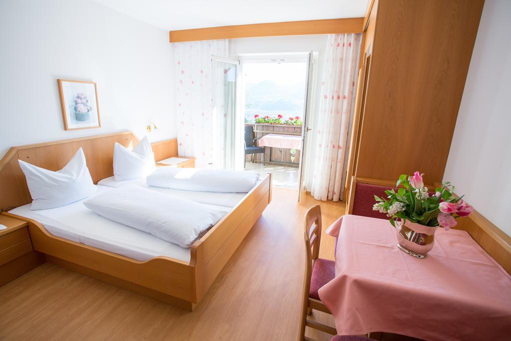Garni Pluner Schenna Ngoại thất bức ảnh